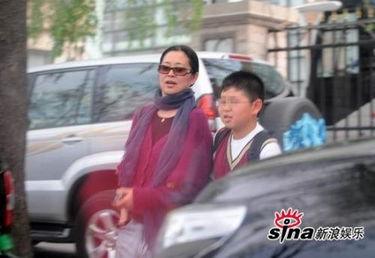 名嘴女儿大爆料视频播放,视频播放背后的惊人真相